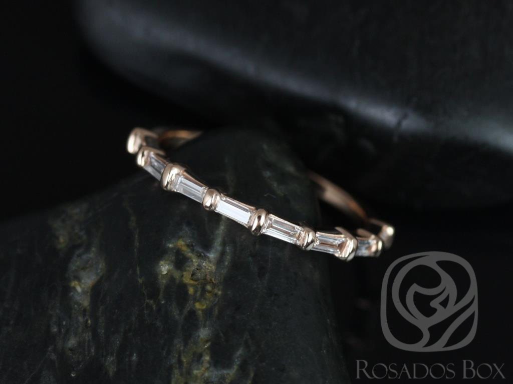 Versandfertig Baguettella | Größe 5, 75 14Kt Rose Gold Dainty Dünne Ost West Baguette Diamant Halbwegs Eternity Ring von RosadosBox