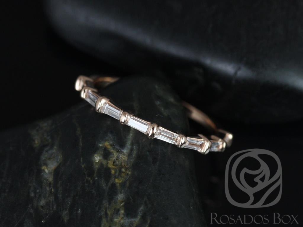 Versandfertig Baguettella | Größe 7 14Kt Rose Gold Dainty Dünne Ost West Baguette Diamant Halbwegs Eternity Ring von RosadosBox