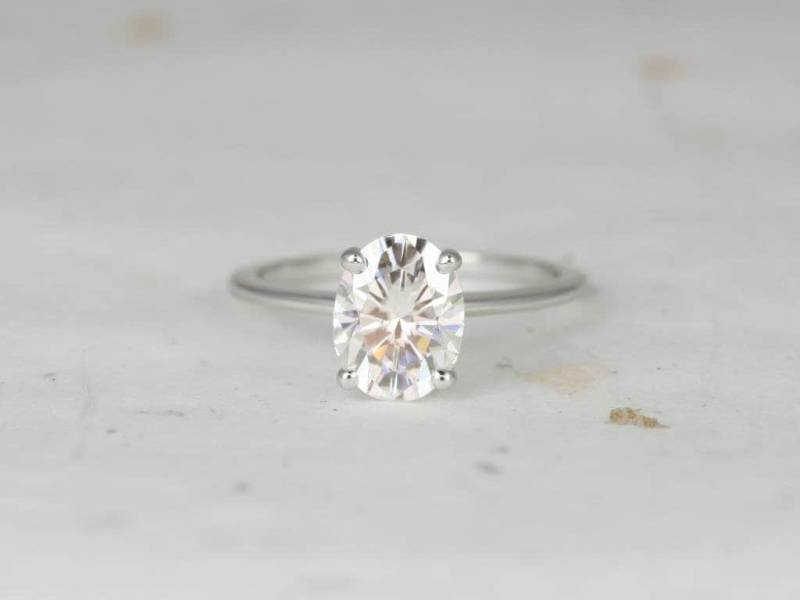 Versandfertig Dünne Rhonda 9 X 7 Mm 14Kt Weißgold Oval Moissanite Kathedrale Solitaire Verlobungsring von RosadosBox