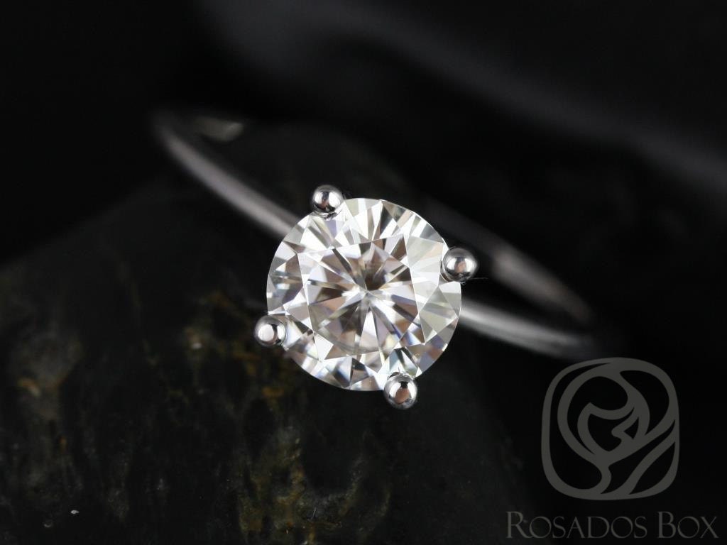 Versandfertiger Skinny Alberta 7mm 14Kt Roségold Für Immer Brillante Moissanite Minimalist Kathedrale Runde Solitär Verlobungsring von RosadosBox