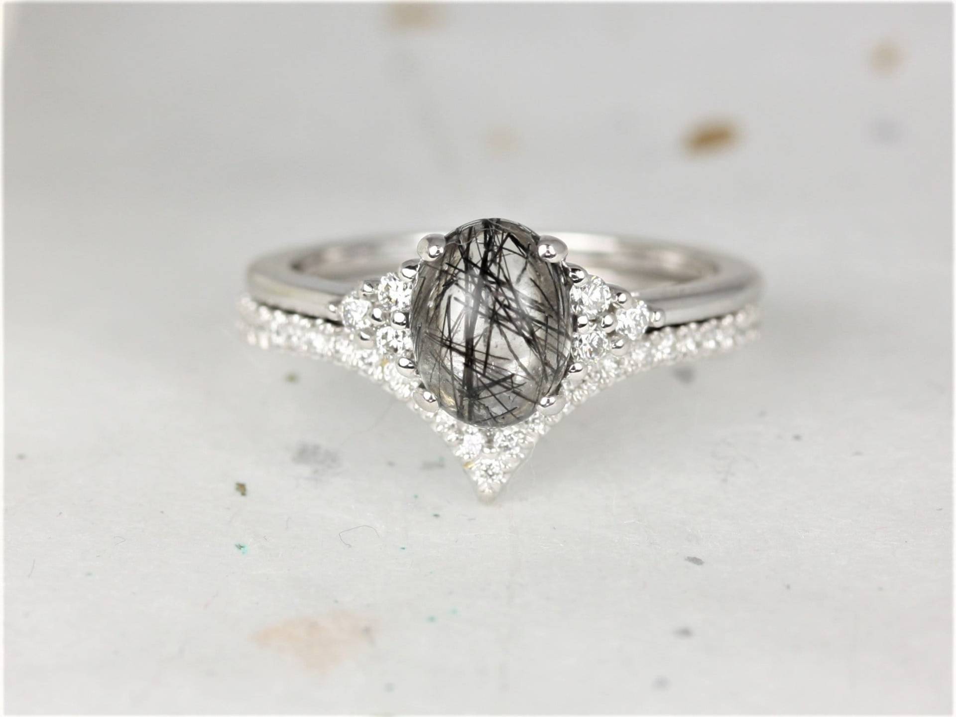 Wacholder 8 X 6 Mm & Willow 14Kt Weißgold Turmalinquarz Diamanten Chevron Zierliche Ovale 3Er Stein Braut Set von RosadosBox