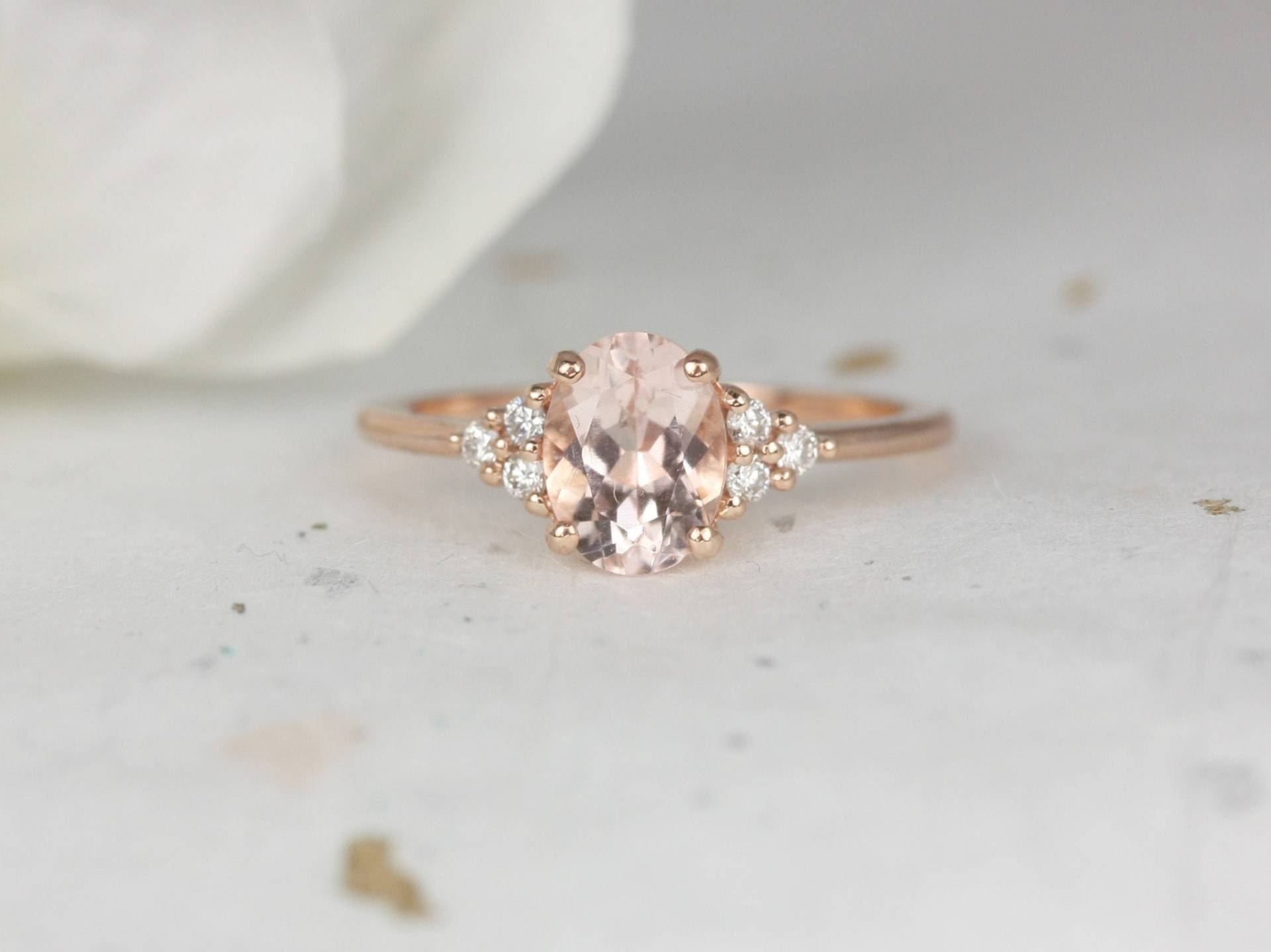 Wacholder 8x6mm 14Kt Rose Gold Morganit Diamant Drei Stein Oval Verlobungsring, Zierlicher Cluster Ring, Jahrestag Geschenk von RosadosBox