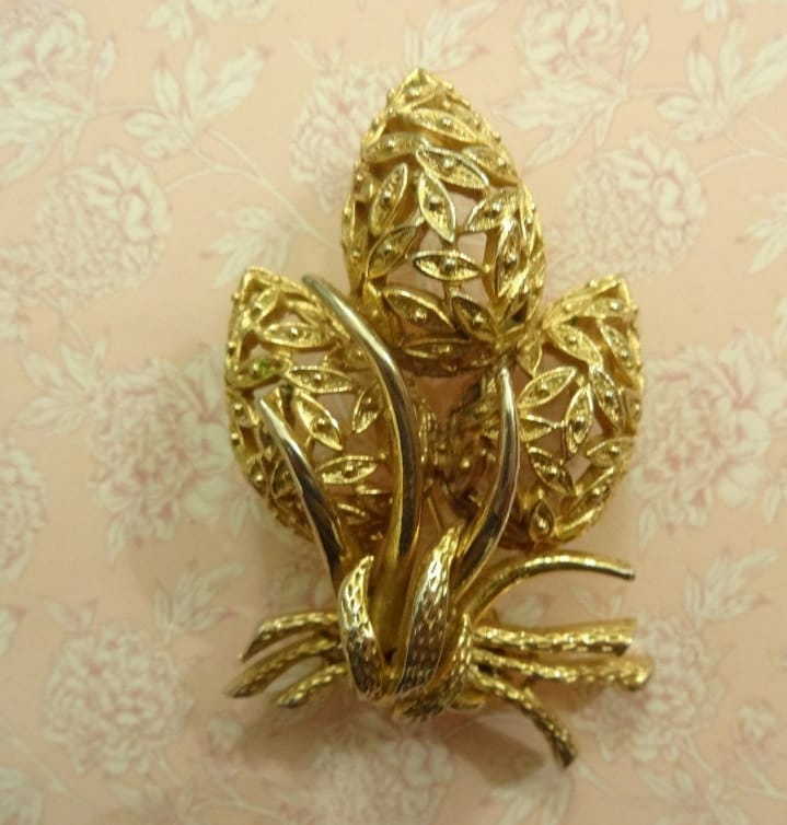 Vintage Gold Brosche, Blumen Designer Blumenstrauß Mantel 1950Er Jahre Statement Br/18 Vintage Gold Brosche, Blumen Designer Blumenstrauß Mantel 1950Er Jahre Statement Br/18 von RosaliaJewellery