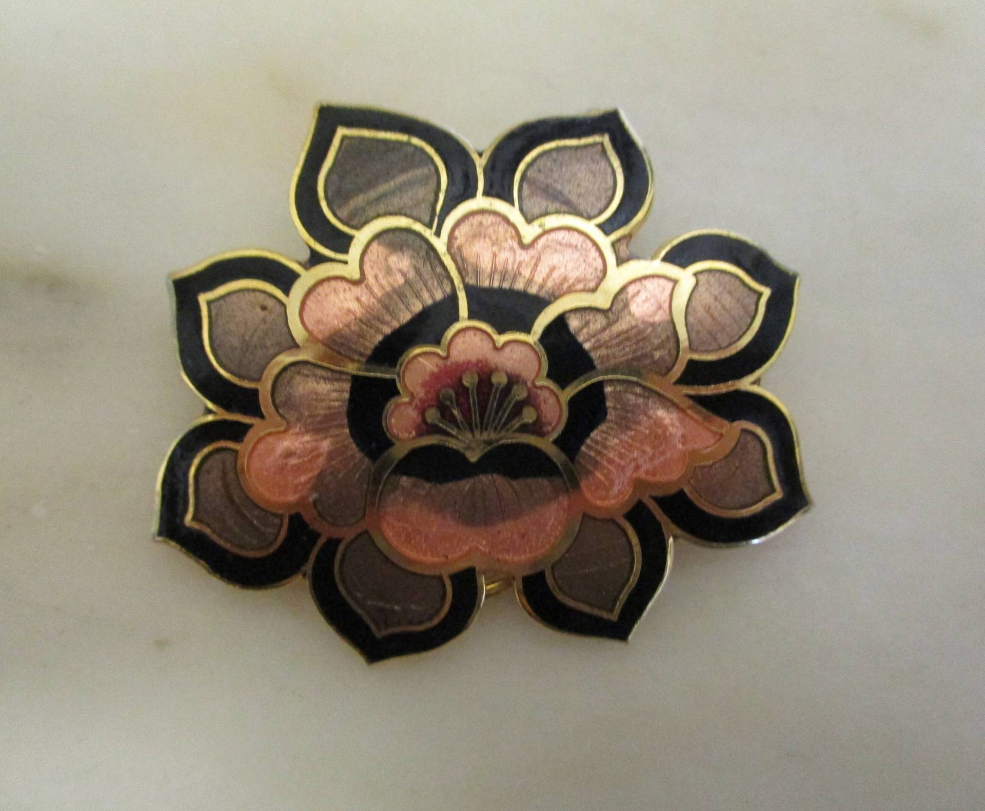 Vintage Sea Gems Cloisonne Schal Clip, Blumen Designer Br/25 Vintage Sea Gems Cloisonne Schal Clip, Blumen Designer Br/25 von RosaliaJewellery
