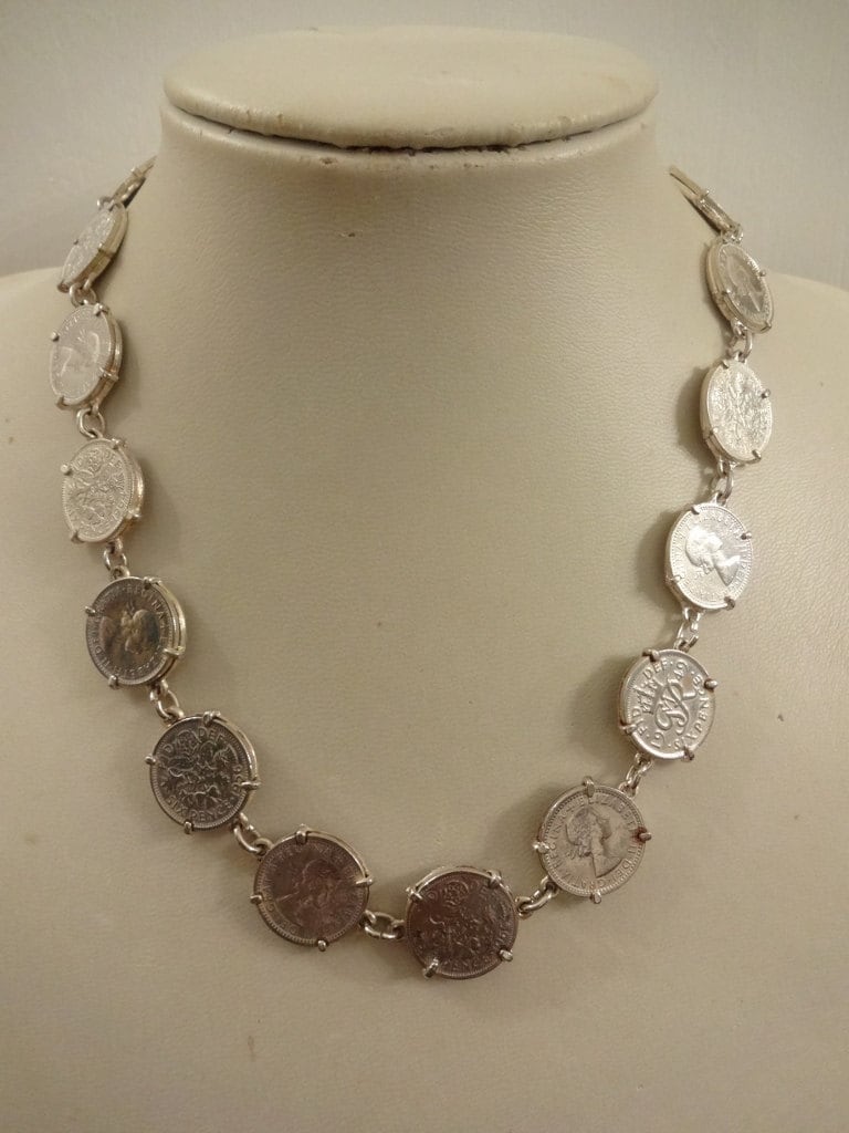 Vintage Silber Sixpence Halskette, Münze Elizabeth Ii Sixpenny Stück Ne/37 Vintage Silber Sixpence Halskette, Münze Elizabeth Ii Sixpenny Stück Ne/37 von RosaliaJewellery