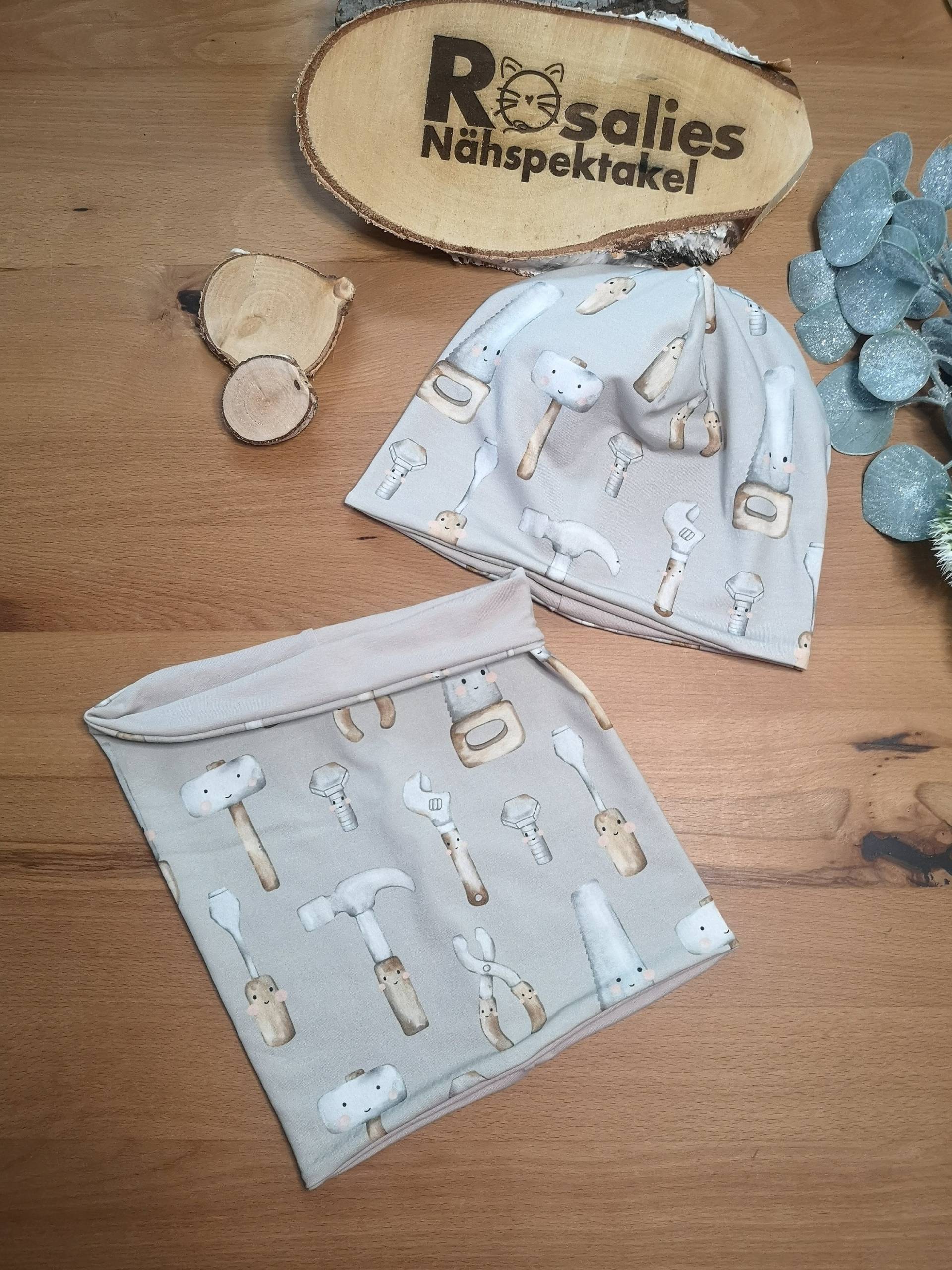 Mütze Beanie Und Loop Werkzeuge Heimwerker Beige Winterset Mütze Beanie Und Loop Werkzeuge Heimwerker Beige Winterset von RosaliesNaehspektakl