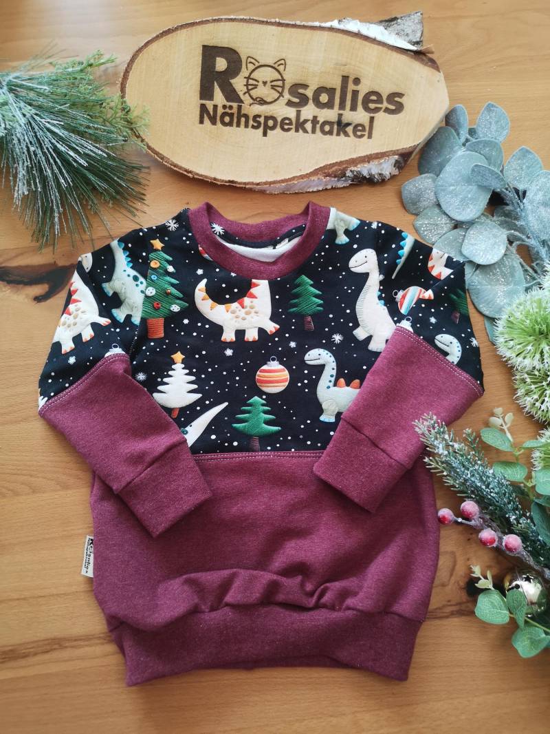 Sofortkauf Pulli Sweater Weihnachts Dino Aus Sommersweat Größe 80 Bis 86 Sofortkauf Pulli Sweater Weihnachts Dino Aus Sommersweat Größe 80 Bis 86 von RosaliesNaehspektakl