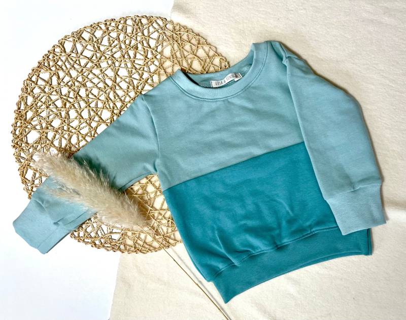 Sweatshirt Zweifarbig Mint Und Aqua von RosaundFinn