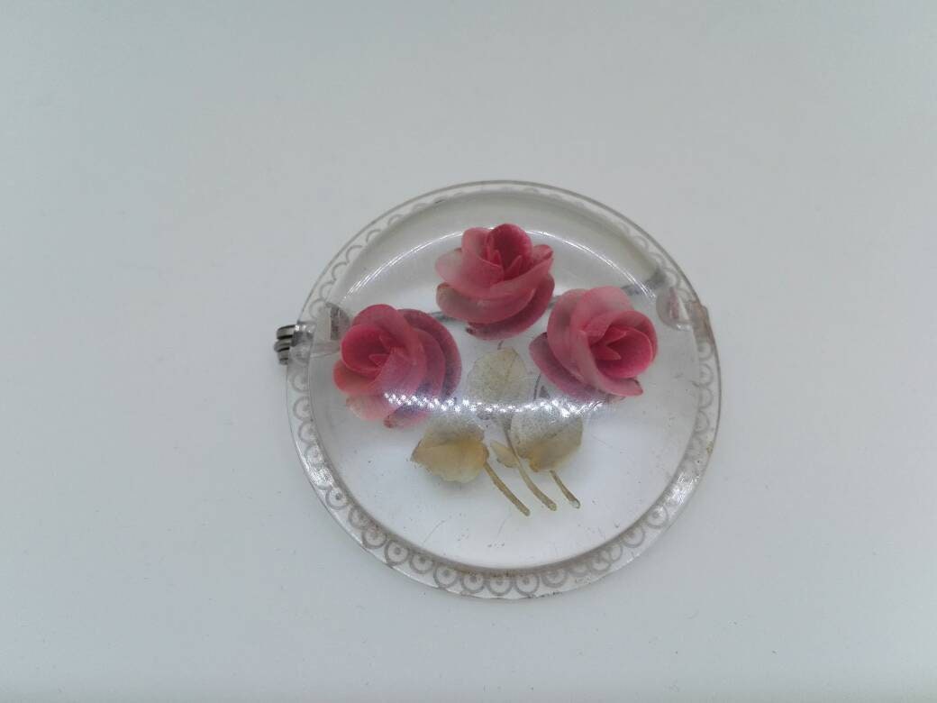 Rose Reverse Carved Brosche von RoseDayVintage