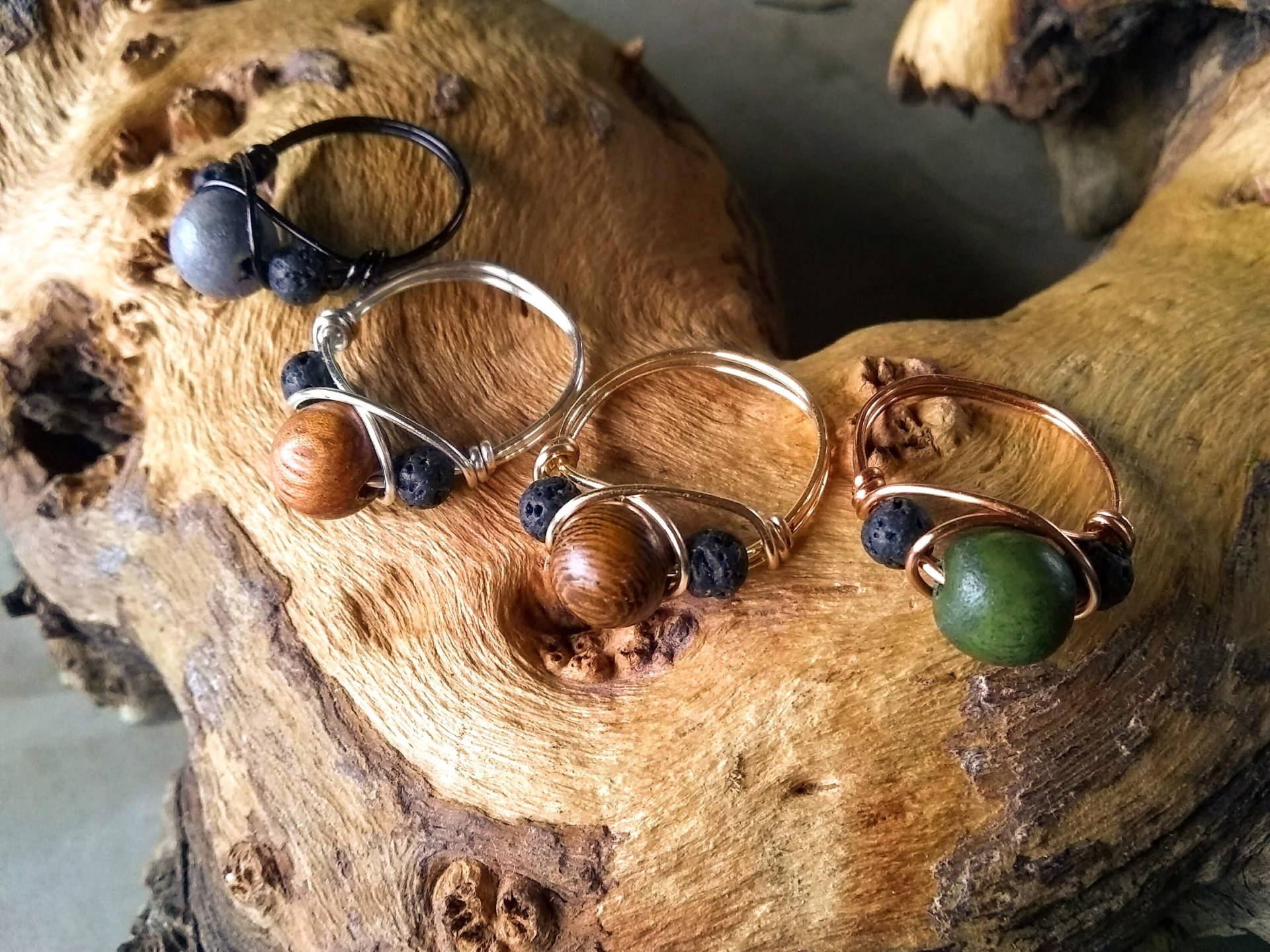 Holz Und Lavastein Ring, Wire Wrapped von RoseMoonBoutique