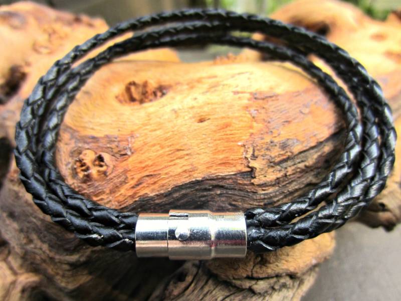 Lederarmband, Herrenarmband, Geschenk Für Männer, Geflochtenes Magnetverschluss, Schwarz Oder Braun von RoseMoonBoutique