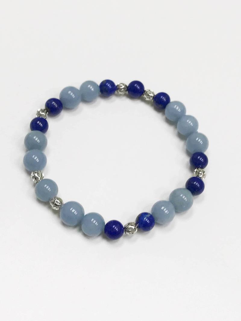 Lapis Lazuli Und Angelit 8 Mm Feminine Natürliche Unbehandelte Kristall Armband Kombination Mit Silberfarbenen Gemusterten Spacern Lapis Lazuli Und Angelit 8 Mm Feminine Natürliche Unbehandelte Kristall Armband Kombination Mit Silberfarbenen Gemusterten Spacern von RoseWSH