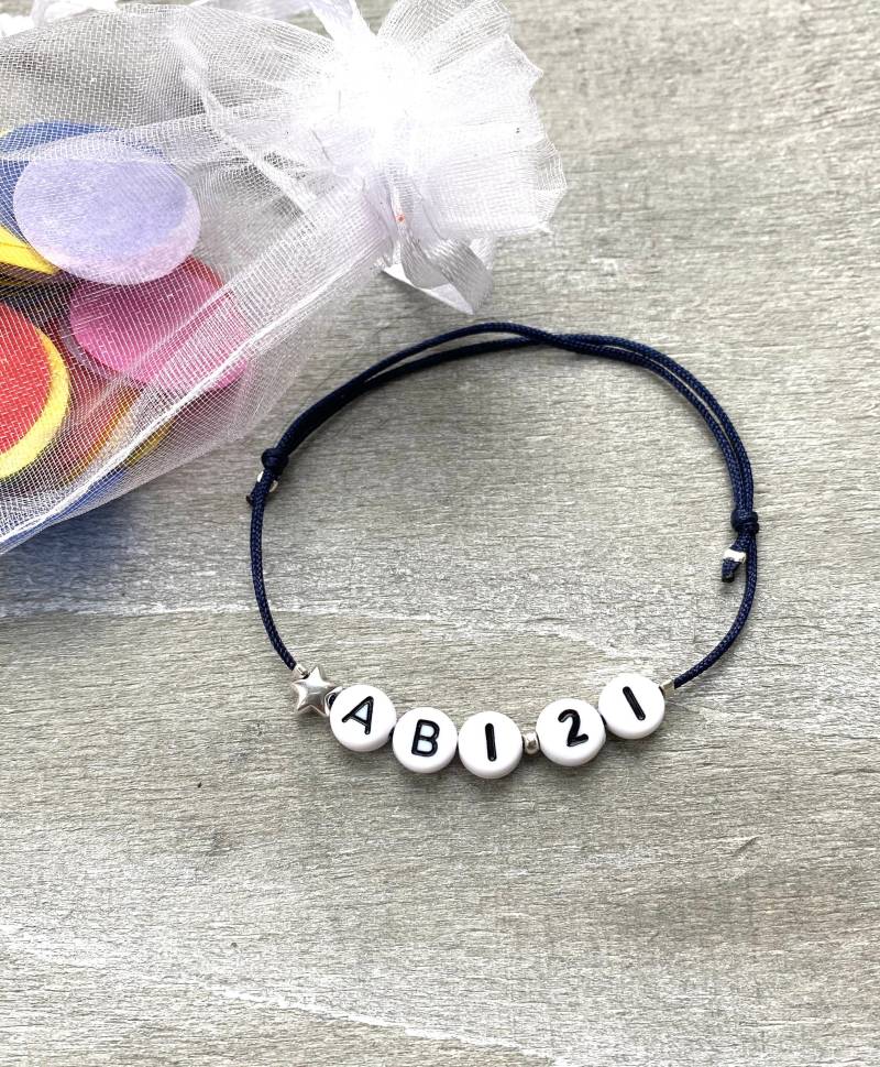 Armband Abitur 2022 | Das Jeweilige Jahr Wird Aufgezogen von RoseandJack