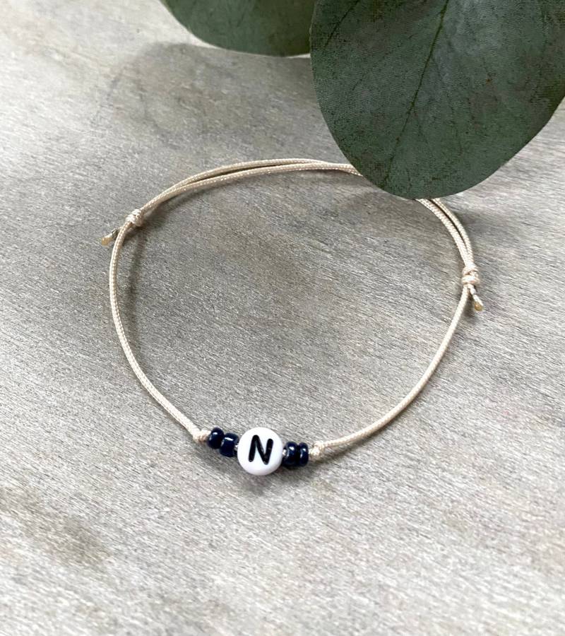 Armband Initial Und Schwarze Perlen von RoseandJack