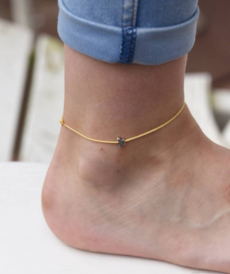 Individuelles Fußband/Fußkettchen Auf Makraméeband Mit Schmetterling, Boho, Sommerschmuck von RoseandJack