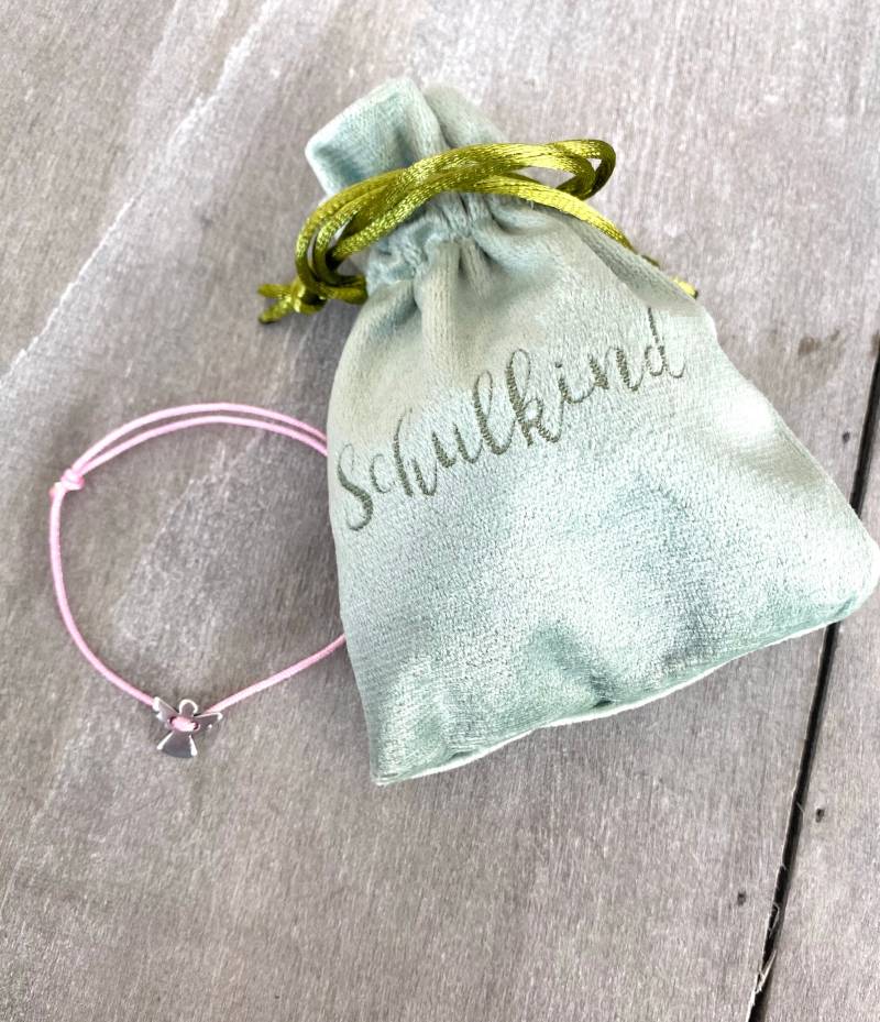Lasergravierter Samtbeutel Schulkind Und Engelarmband von RoseandJack