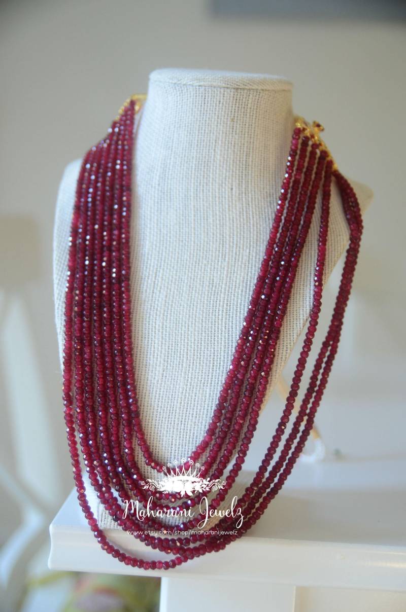 Multi String Ruby Mala, Natürliche Rubin Halskette, Multi-Layered, Vergoldete, Facettierte Korund Perlenkette Multi String Ruby Mala, Natürliche Rubin Halskette, Multi-Layered, Vergoldete, Facettierte Korund Perlenkette von RoseandRani