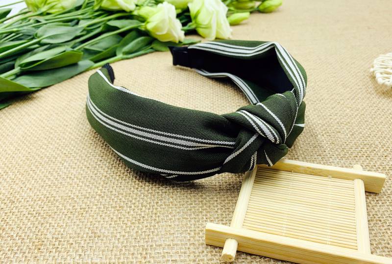 Stilvolles Stirnband Für Frauen, Breites Stirnband, Grün Gestreiftes Knoten-Stirnband von Roselingling