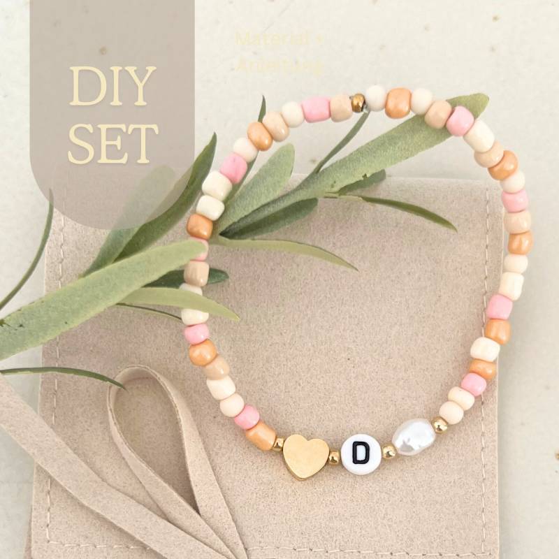 Diy Set Für Jga Frauen // Personalisiert Mit Buchstabe, Goldenem Herz & Süßwasserperle Rosa Apricot Beige Gold von RosemaryoliveDE