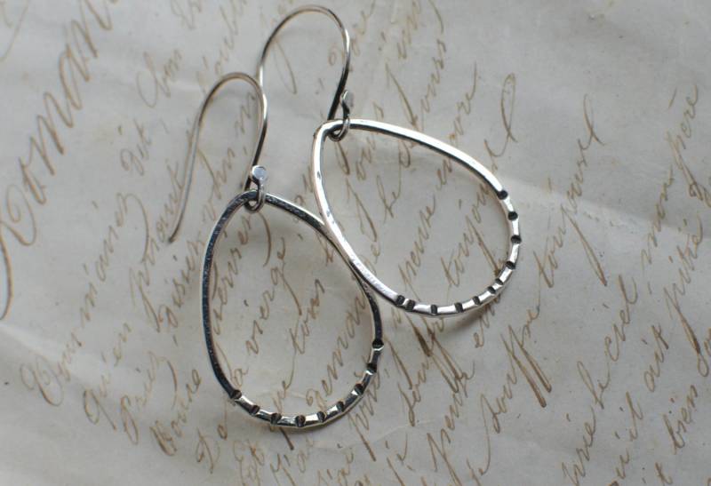 925Er Silberohrring, Tropfen, Modern, Boho-Chic, Schlicht, Natur, Symbol, Geometrisch 925Er Silberohrring, Tropfen, Modern, Boho-Chic, Schlicht, Natur, Symbol, Geometrisch von Rosepoudre