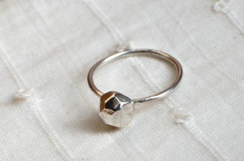 925Er Silberring, Minimalistisch, Facettiert, Geometrisch, Dezent 925Er Silberring, Minimalistisch, Facettiert, Geometrisch, Dezent von Rosepoudre