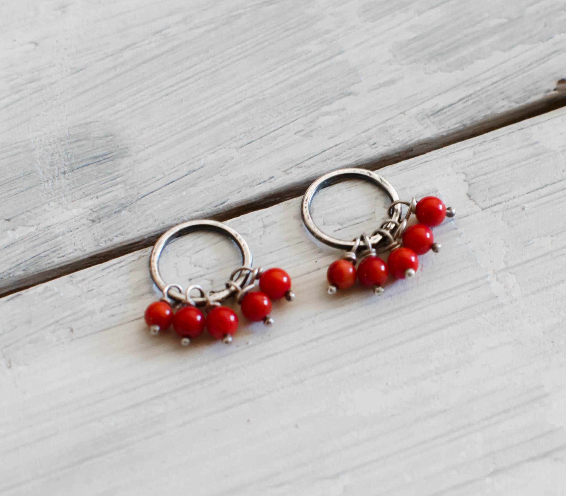 Massiver Silberner Roter Ohrstecker, Auf Bestellung Gefertigt, Minimalistisch, Modern, Koralle, Kreis, 925Er Silber, Handgefertigtes Sterling Massiver Silberner Roter Ohrstecker, Auf Bestellung Gefertigt, Minimalistisch, Modern, Koralle, Kreis, 925Er Silber, Handgefertigtes Sterling von Rosepoudre