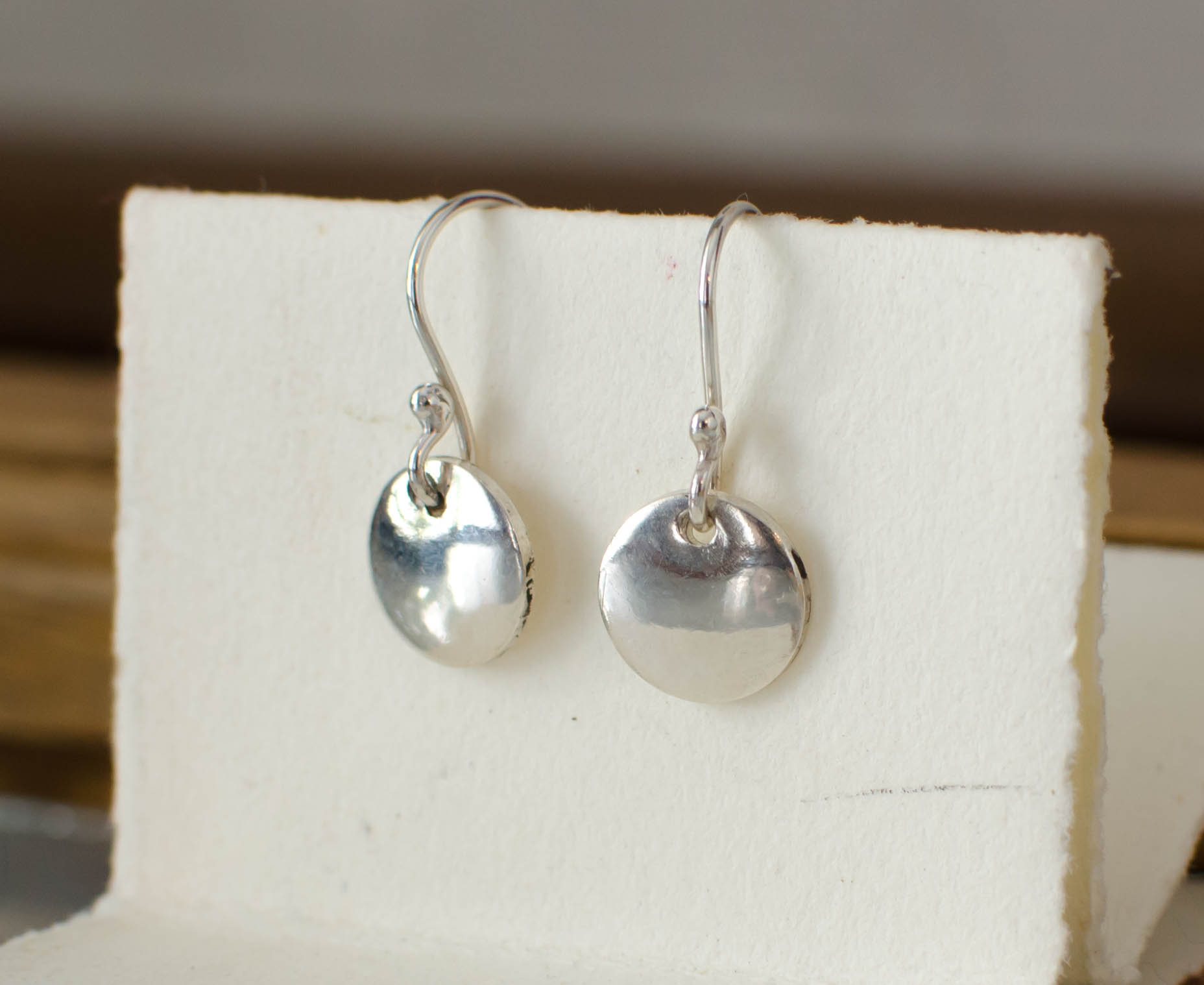 Massiver Silberohrring, Minimalistisch, Zart, Geschenk, Modern, Metallschmied Massiver Silberohrring, Minimalistisch, Zart, Geschenk, Modern, Metallschmied von Rosepoudre