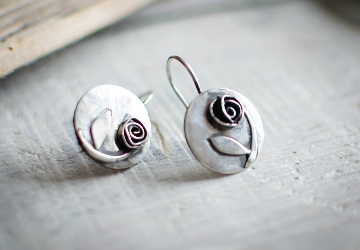 Massiver Silberohrring Auf Bestellung, 925, Blume, Rose, Kreis, Romantisch, Frühling, Natur Massiver Silberohrring Auf Bestellung, 925, Blume, Rose, Kreis, Romantisch, Frühling, Natur von Rosepoudre