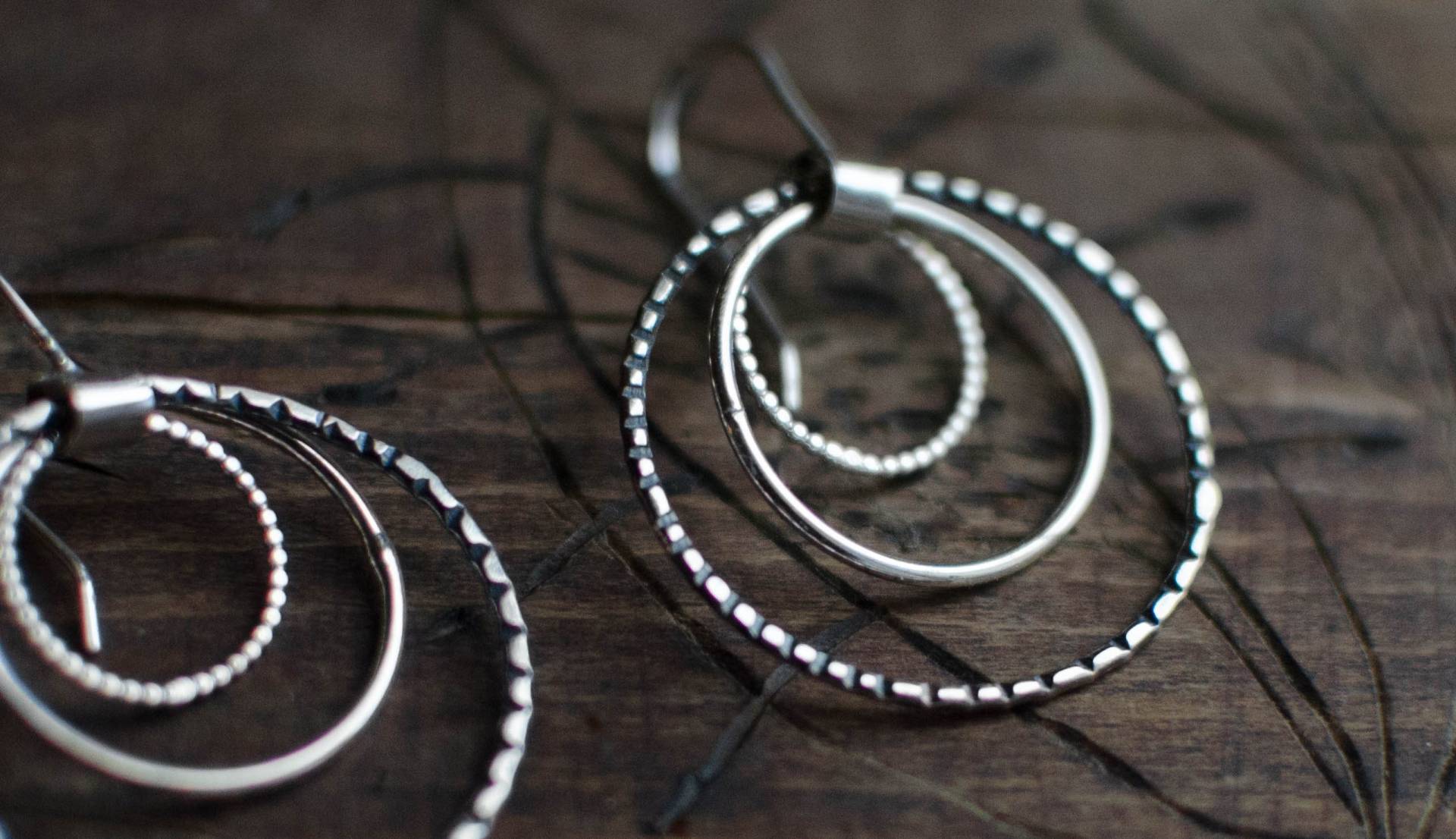 Ohrring Aus Massivem Silber, Kreolen, Minimalistisch, Grafisch, Kunsthandwerker, Unikat Ohrring Aus Massivem Silber, Kreolen, Minimalistisch, Grafisch, Kunsthandwerker, Unikat von Rosepoudre