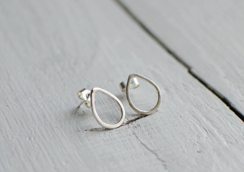 Ohrstecker Aus Massivem Silber, Minimalistisch, Zart, Tropfen, Modern von Rosepoudre