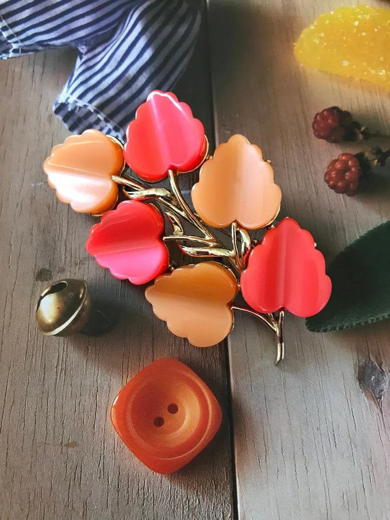 Coro Signiert Abstrakte Vintage Designer Silber Vergoldet Orange Rosa & Pfirsich Blatt Brosche 1970Er Jahre Coro Signiert Abstrakte Vintage Designer Silber Vergoldet Orange Rosa & Pfirsich Blatt Brosche 1970Er Jahre von RosesAllure