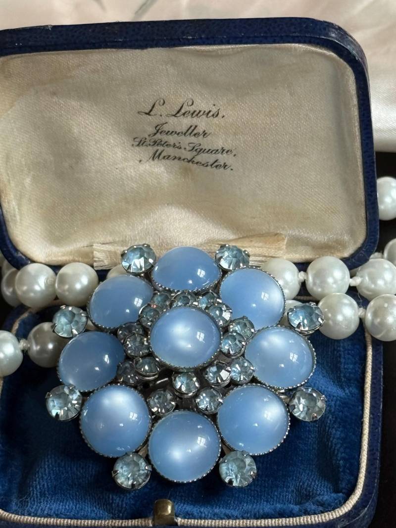 Judy Lee Frühling Brosche Pin Signiert Ice Blue Moonglow Cabs & Strass Silber Metall 6, 5 cm Vintage 1960S von RosesAllure