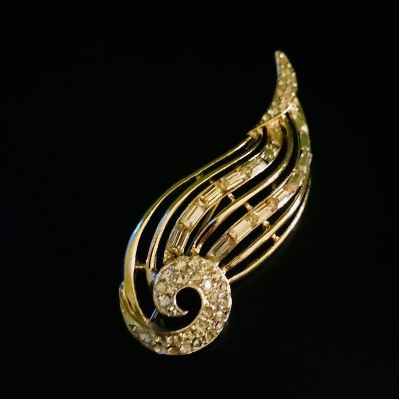 Kramer Of New York Strass Brosche Signiert Ice Clear Baguettes Gold Metall 1960Er Jahre von RosesAllure