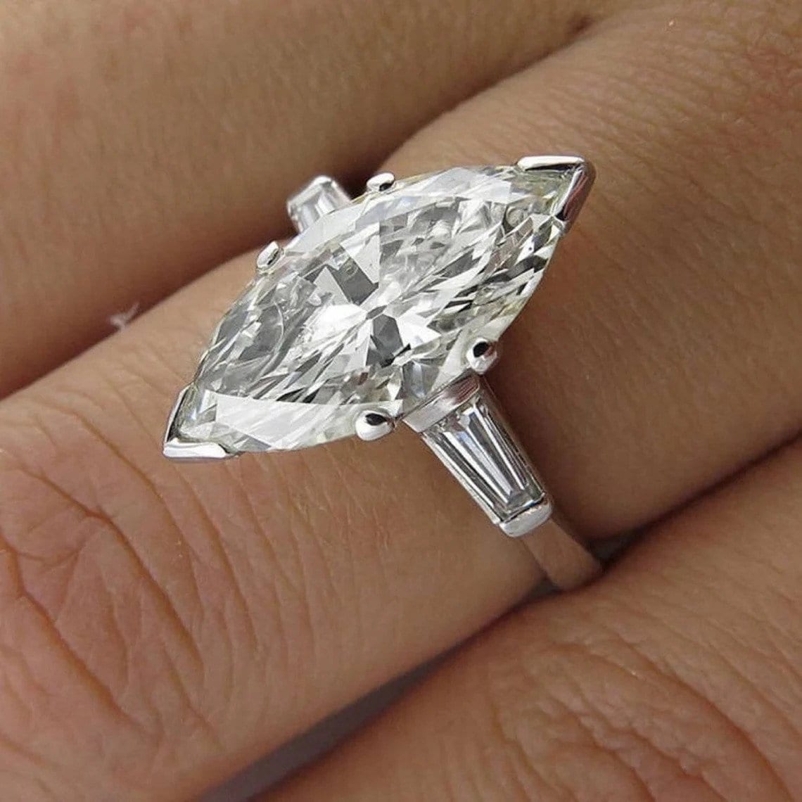 2.0 Ct Weißer Diamant Im Marquise-Schliff, Verlobungsring, Ehering Mit Drei Steinen, 6-Stein-Solitärring 925 Sterlingsilberring, Geschenk Für Sie von Rosewinejewel