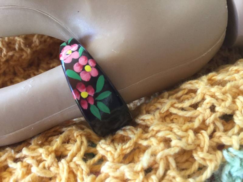 Retro Vintage Großer Daumen Oder Zehe Ring Hergestellt Aus Harz Mit Handgemalten Hippie Boho Blumen Retro Vintage Großer Daumen Oder Zehe Ring Hergestellt Aus Harz Mit Handgemalten Hippie Boho Blumen von Roseworthysvintage