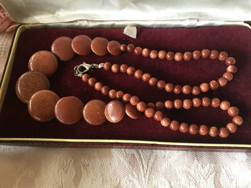 Vintage Gold Perle Halskette Mit Goldstone-Scheiben Und Kugel Perlen Vintage Gold Perle Halskette Mit Goldstone-Scheiben Und Kugel Perlen von Roseworthysvintage