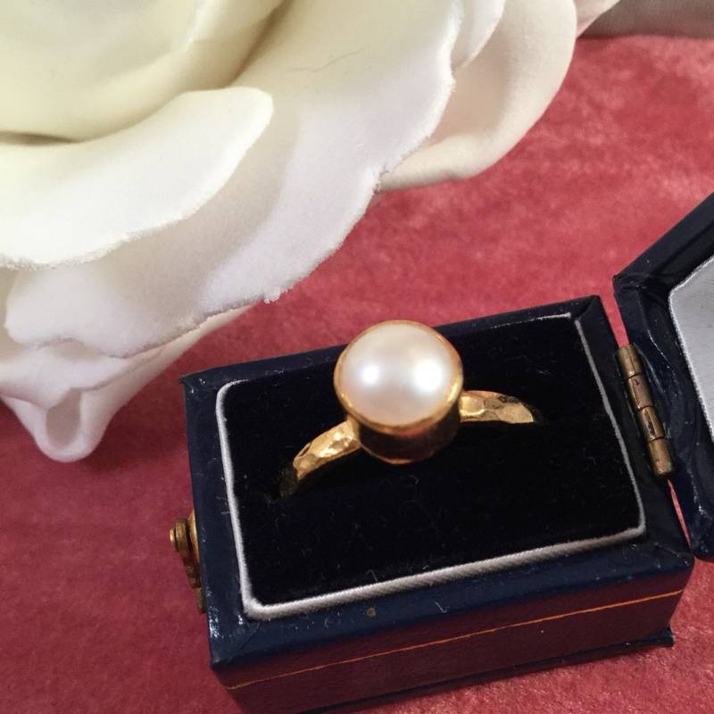 Vintage Schmuck Gelbgold Ring Mit Weißen Südsee Perle Antike Art Deco Kleid Kleine Größe K Vintage Schmuck Gelbgold Ring Mit Weißen Südsee Perle Antike Art Deco Kleid Kleine Größe K von Roseworthysvintage