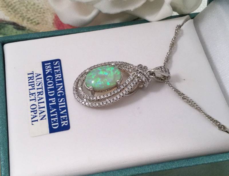 Vintage Schmuck Grün Opal Halskette Weiß Gold Anhänger Und Kette Antik Art Deco Kleid Hochzeit Braut Geschenk Für Sie Vintage Schmuck Grün Opal Halskette Weiß Gold Anhänger Und Kette Antik Art Deco Kleid Hochzeit Braut Geschenk Für Sie von Roseworthysvintage