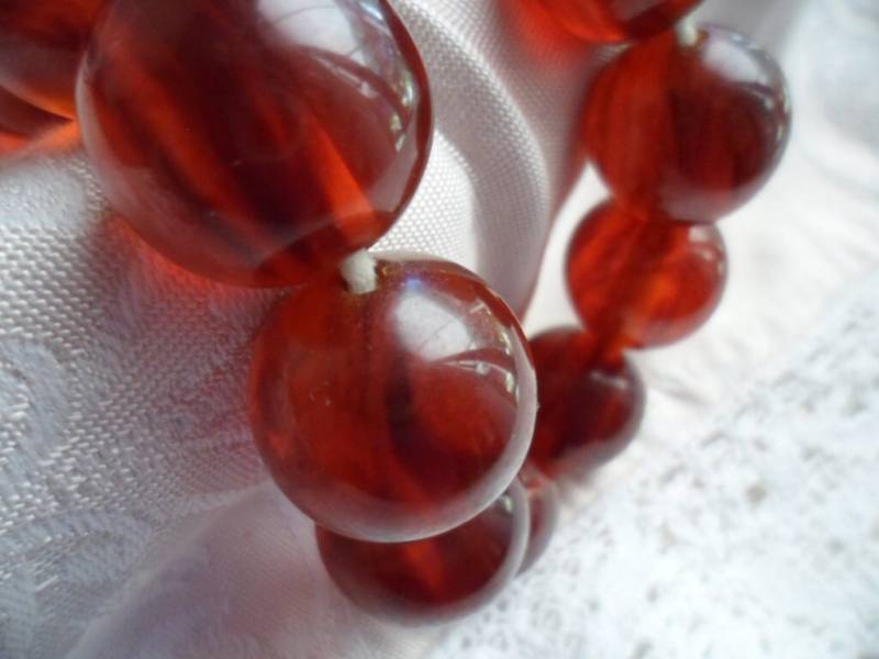 Vintage-Schmuck Kirsche Rot Bakelit Perlenkette Mit Art-Deco-Fass Verschluss Antikschmuck Getestet von Roseworthysvintage