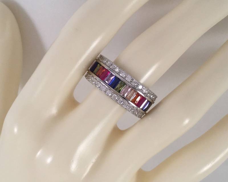 Vintage Schmuck Weiß Gold Band Ring Großer Größe 10 Oder U Multi Gems Antique Art Deco Kleid Schmucksteinen Und Saphiren Vintage Schmuck Weiß Gold Band Ring Großer Größe 10 Oder U Multi Gems Antique Art Deco Kleid Schmucksteinen Und Saphiren von Roseworthysvintage