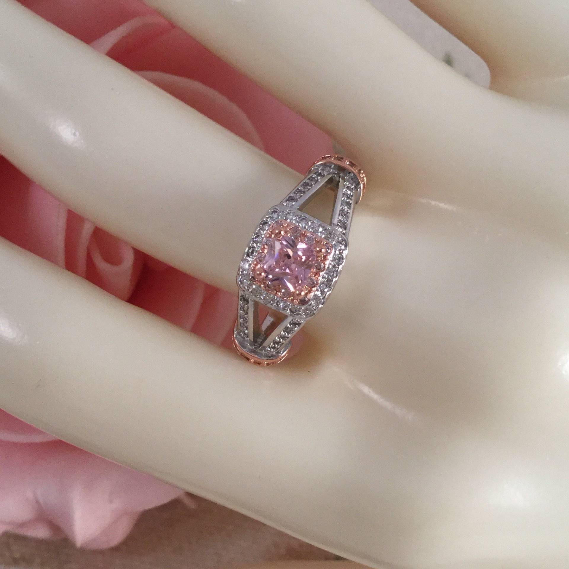 Vintage Schmuck Weißgold Ring Mit Rosa Und Weiß Saphire Rose Gold Akzente Antike Art Deco Kleid Größe M von Roseworthysvintage