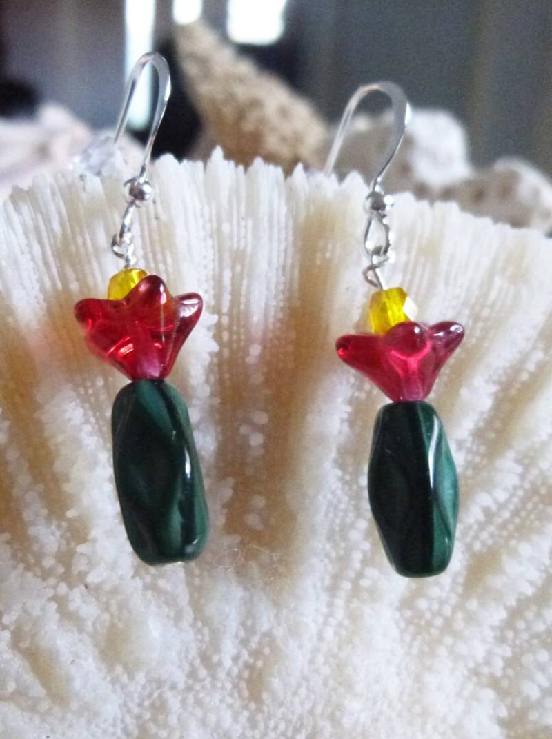 Dunkelrosa Blumen-Sonnenuntergang-Sukkulenten-Kaktus Ohrringe von RoseyTomorrows