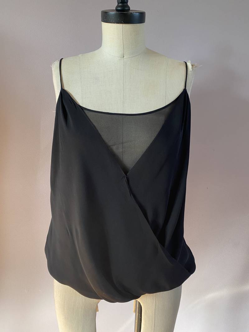 Jaygodfrey Seidenbluse Tank Top Mit Spaghettiträgern Größe 6. Wie Neuer Zustand von RosiesArmoireUS