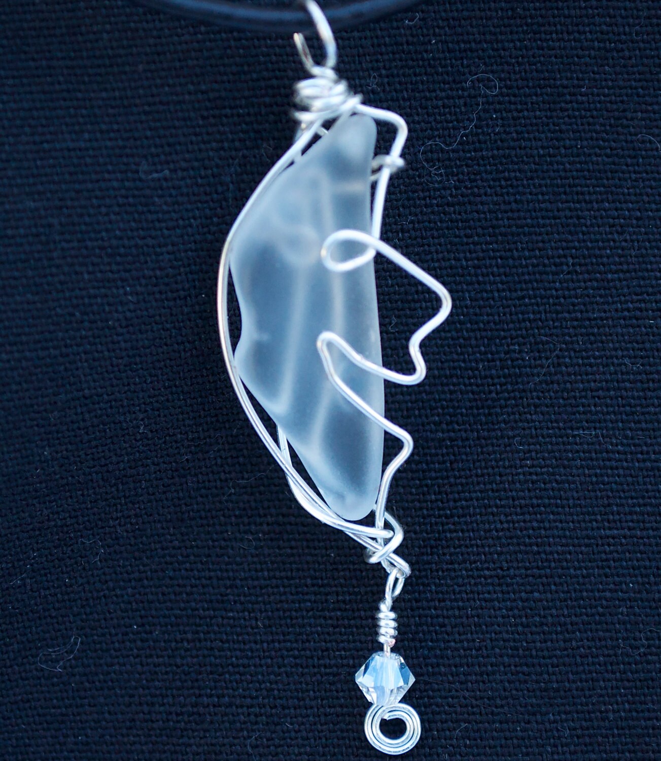 Man in The Moon Wire Wrapped Sea Glass Halskette Man in The Moon Wire Wrapped Sea Glass Halskette von RosiesArtSoup