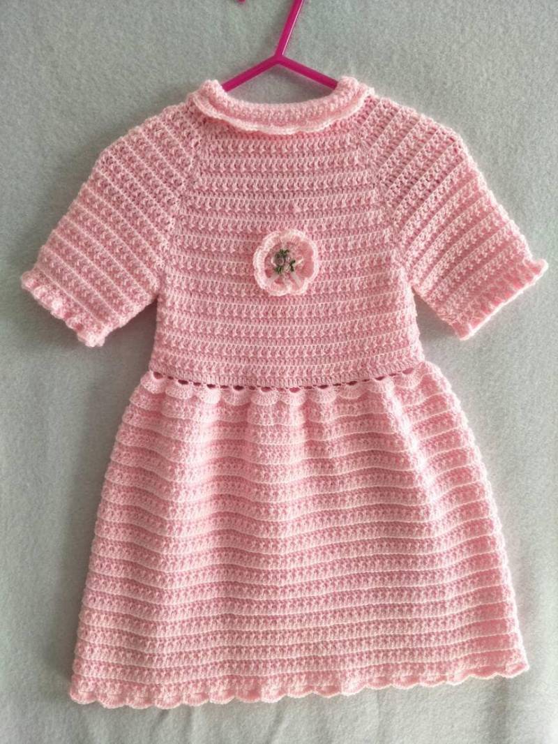 Baby Girl Rosa Kleid Und Passende Stirnband von RosiesBabyCrochet