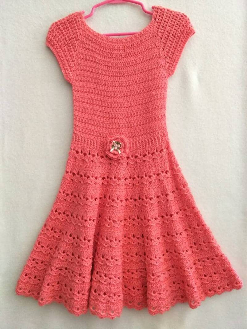 Hübsche Koralle Party Kleid Mit Passenden Stirnband von RosiesBabyCrochet