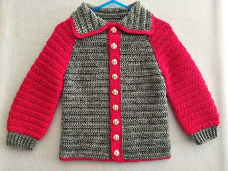 Rot Und Grau Junge Baseball Pullover Mit Passenden Hut von RosiesBabyCrochet