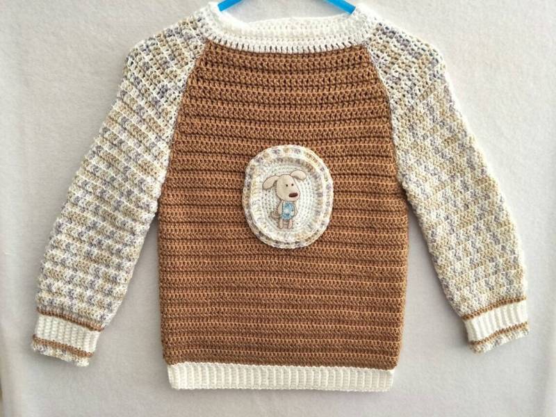 Wunderschöne Junge Welpen Pullover Und Passende Hut von RosiesBabyCrochet