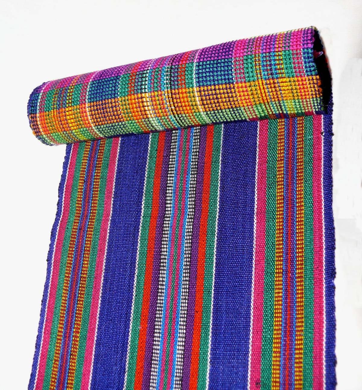 Brandneue Vintage Mehrfarbige Thai Handgewebte Schärpe Brandneue Vintage Mehrfarbige Thai Handgewebte Schärpe von RosiesLeather