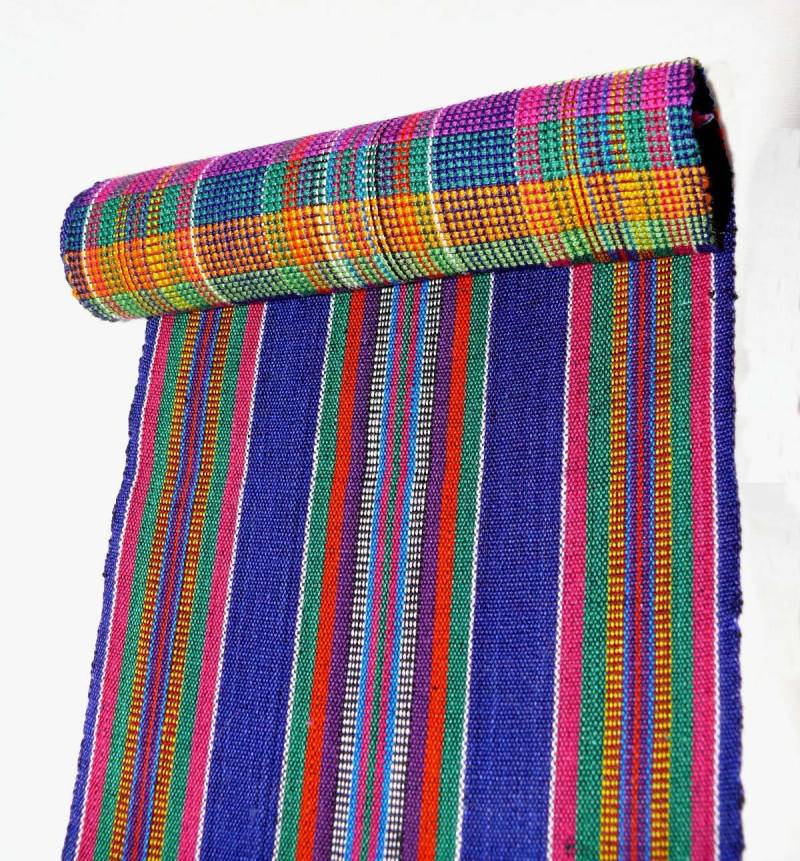 Brandneue Vintage Mehrfarbige Thai Handgewebte Schärpe Brandneue Vintage Mehrfarbige Thai Handgewebte Schärpe von RosiesLeather